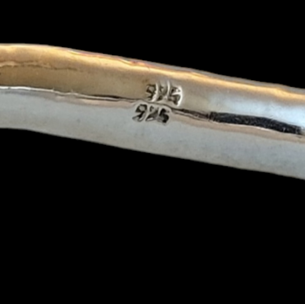 Hammered Concave 925 Bangle - Picture 4 of 8